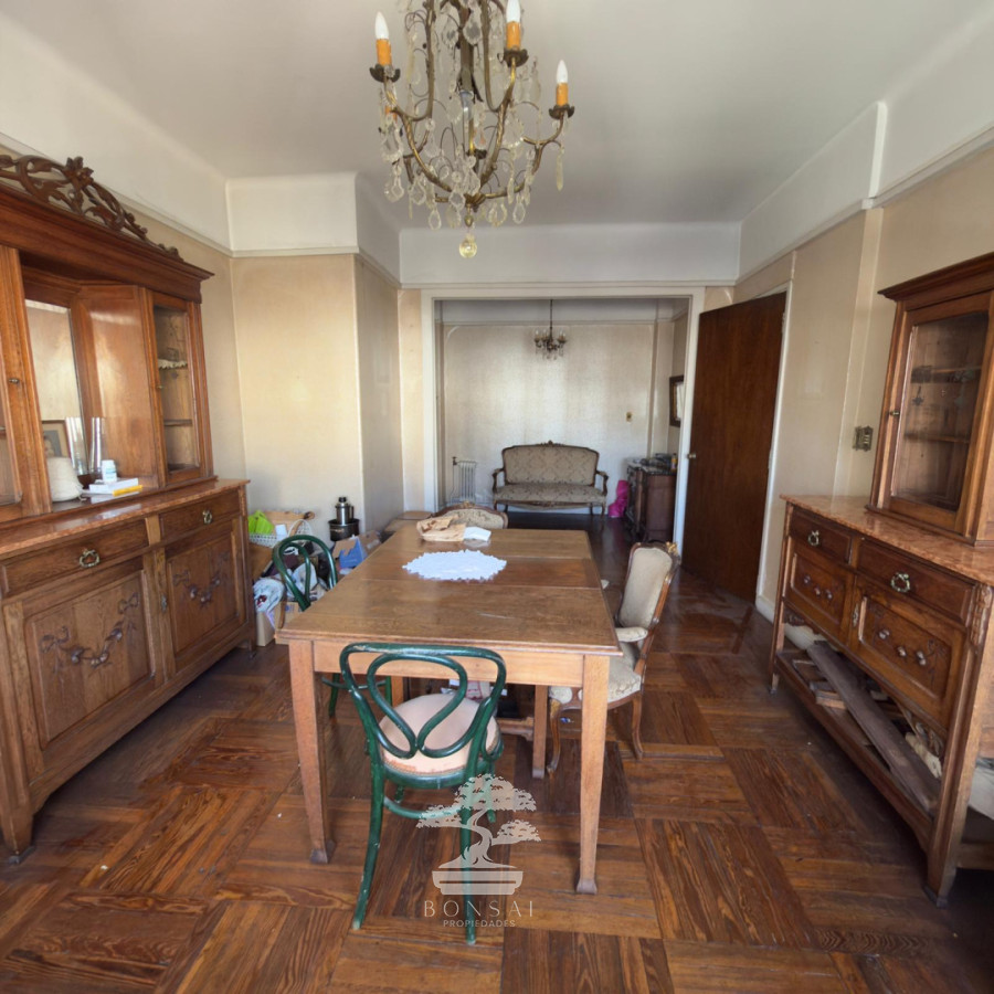 Apartamento ID.1124 - Venta Apartamento 2 dormitorios + servicio Ciudad Vieja Montevideo a reciclar C