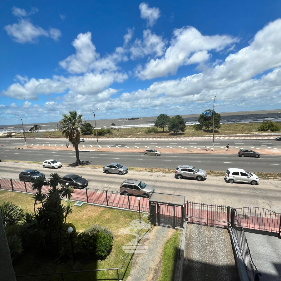 Apartamento ID.325 - Venta Apartamento 3 Dormitorios 2 Baños Con Renta 5% Malvín Montevideo V 