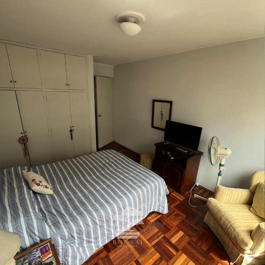 Apartamento ID.817 - Venta Apartamento Tres dormitorios Cordón Montevideo N (incluye garaje)