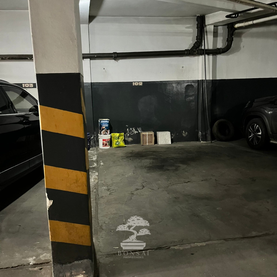 Apartamento ID.647 - Venta Apartamento 2 dormitorios y servicio con Garaje Reducto Montevideo V