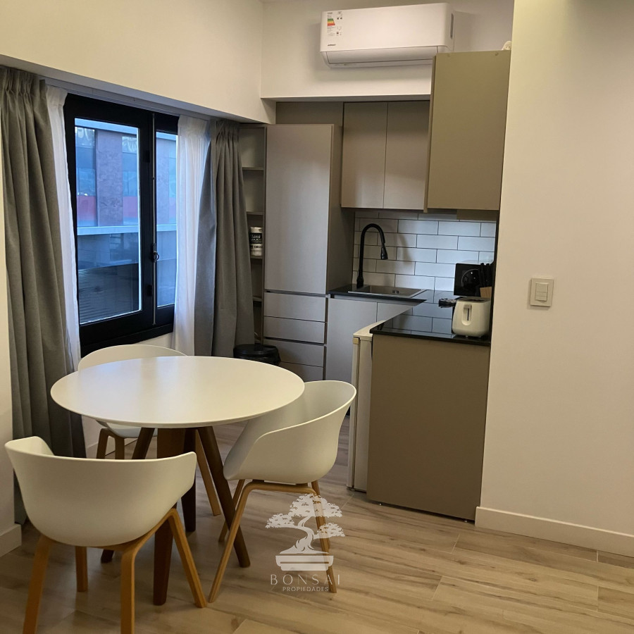Apartamento ID.470 - Alquiler Monoambiente Ciudad Vieja Montevideo M (Amoblado)
