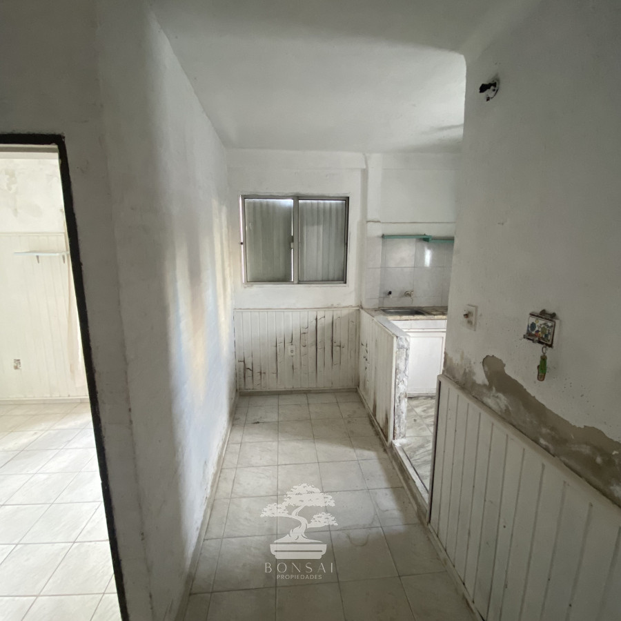 Apartamento ID.459 - Venta Apartamento Dos Dormitorios a Reciclar Cordón Montevideo F