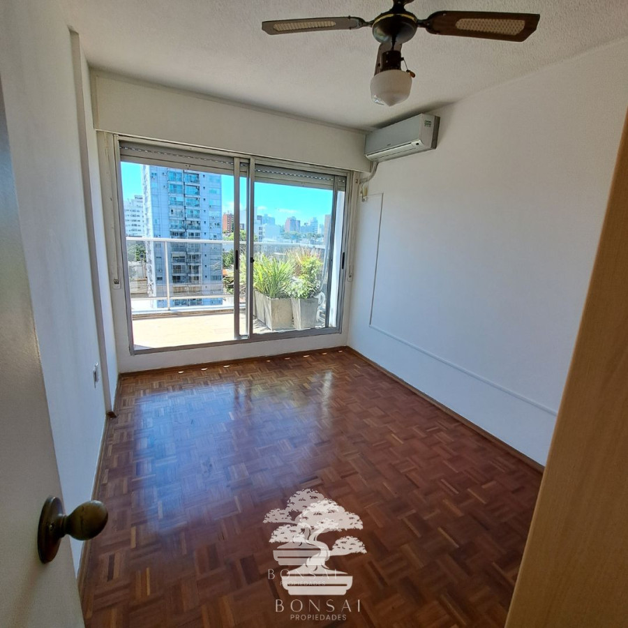 Apartamento ID.216 - Alquiler 1 Dormitorio con Gran Terraza Pocitos Montevideo B