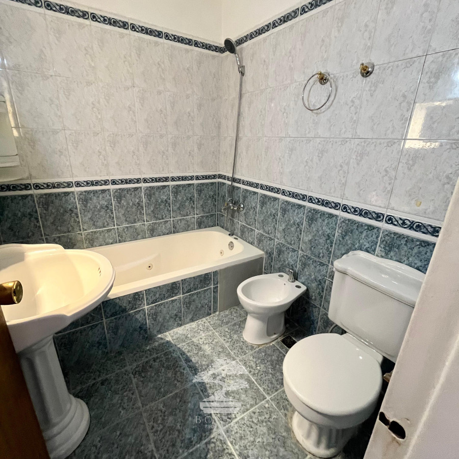 Apartamento ID.325 - Venta Apartamento 3 Dormitorios 2 Baños Con Renta 5% Malvín Montevideo V 