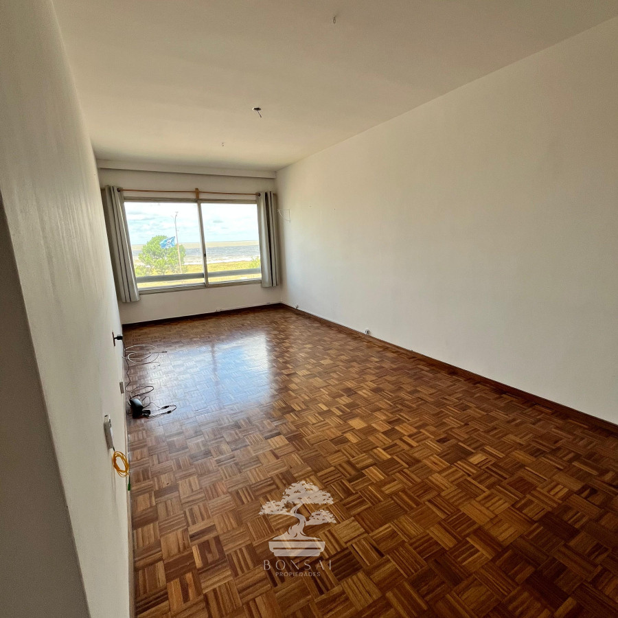 Apartamento ID.325 - Venta Apartamento 3 Dormitorios 2 Baños Con Renta 5% Malvín Montevideo V 