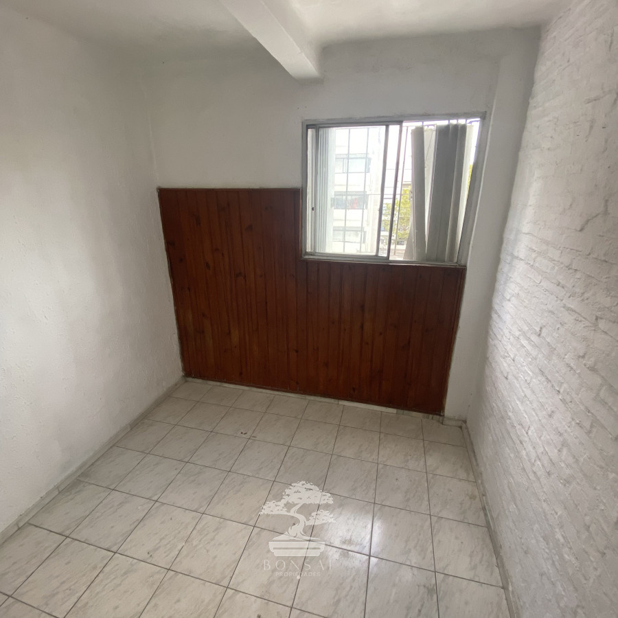 Apartamento ID.459 - Venta Apartamento Dos Dormitorios a Reciclar Cordón Montevideo F