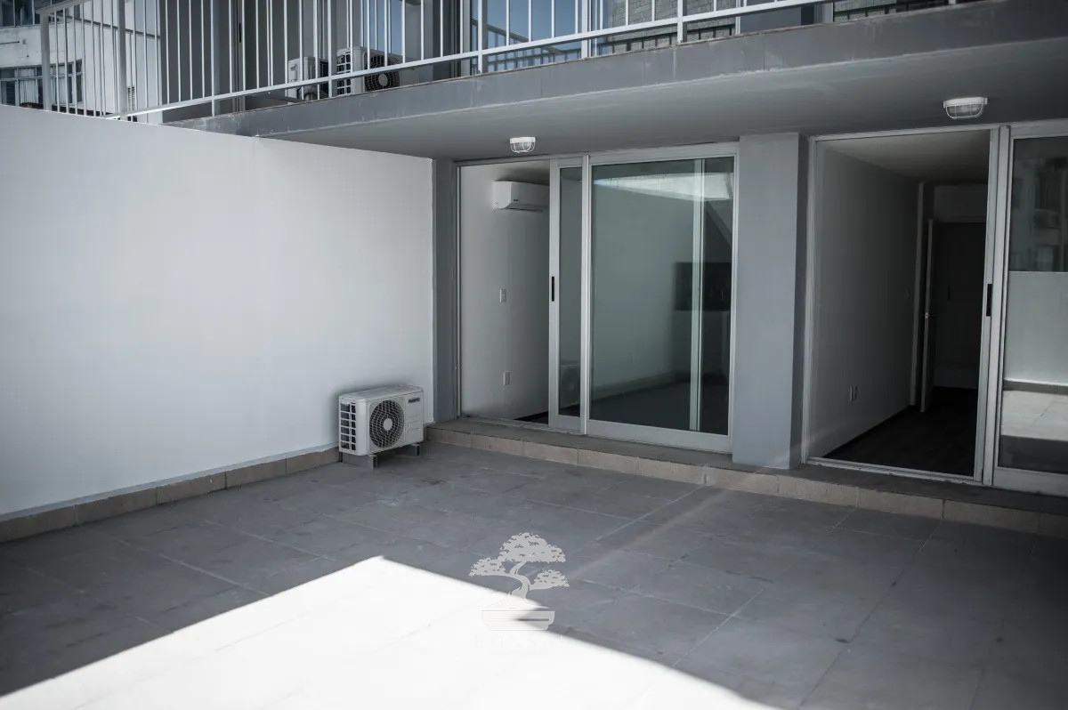 Apartamento ID.500 - Alquiler Apartamento 1 Dormitorio Pocitos Montevideo M(Con Patio y Parrillero)