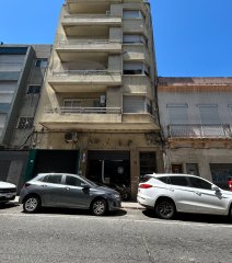 Venta Apartamento 2 Dormitorios Ciudad Vieja Montevideo Con Renta R