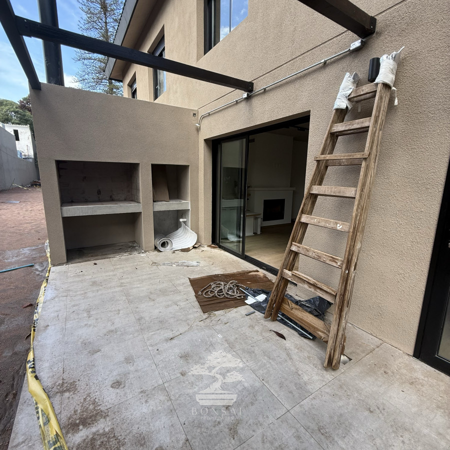 Casa ID.427 - Venta Casa a Estrenar 3 dormitorios 2 baños Jardin Parrillero doble cochera Prado Montevideo B