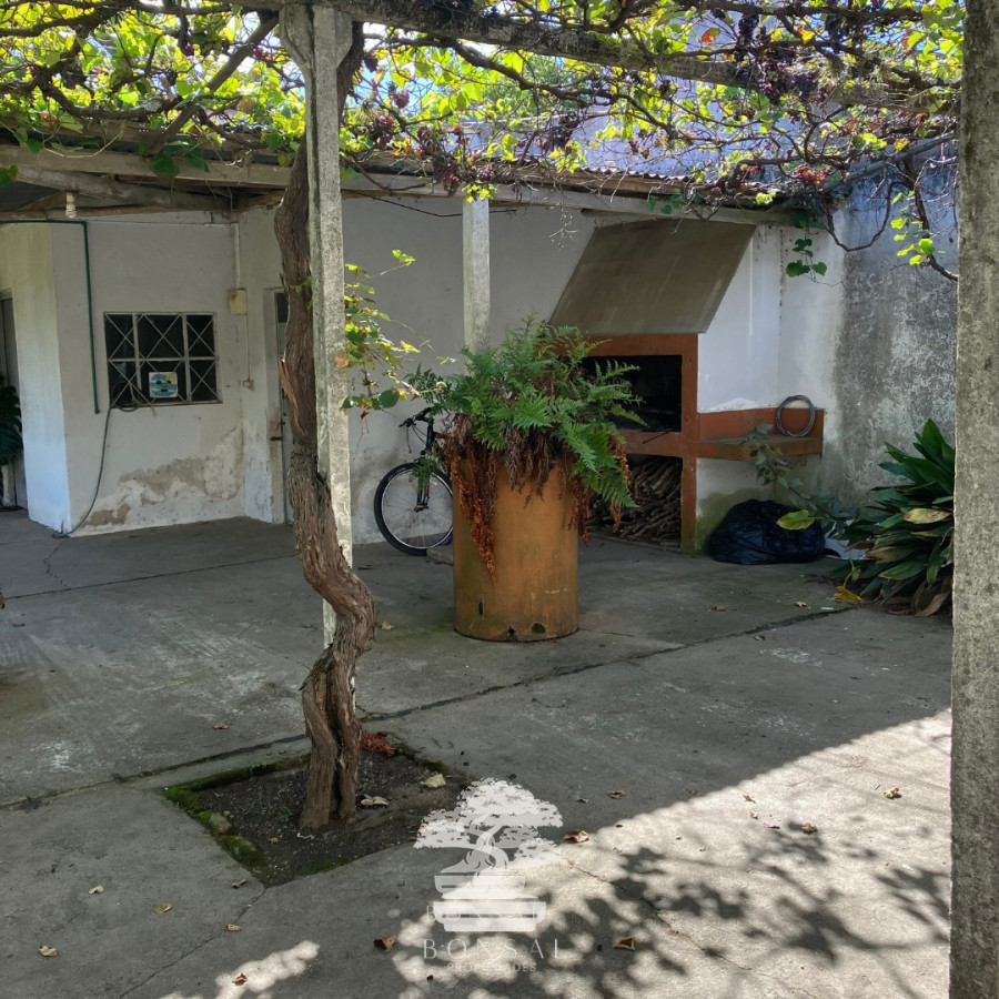 Casa ID.117 - Venta De Casa Con Galpones Y Amplio Terreno Mendoza Florida Mp