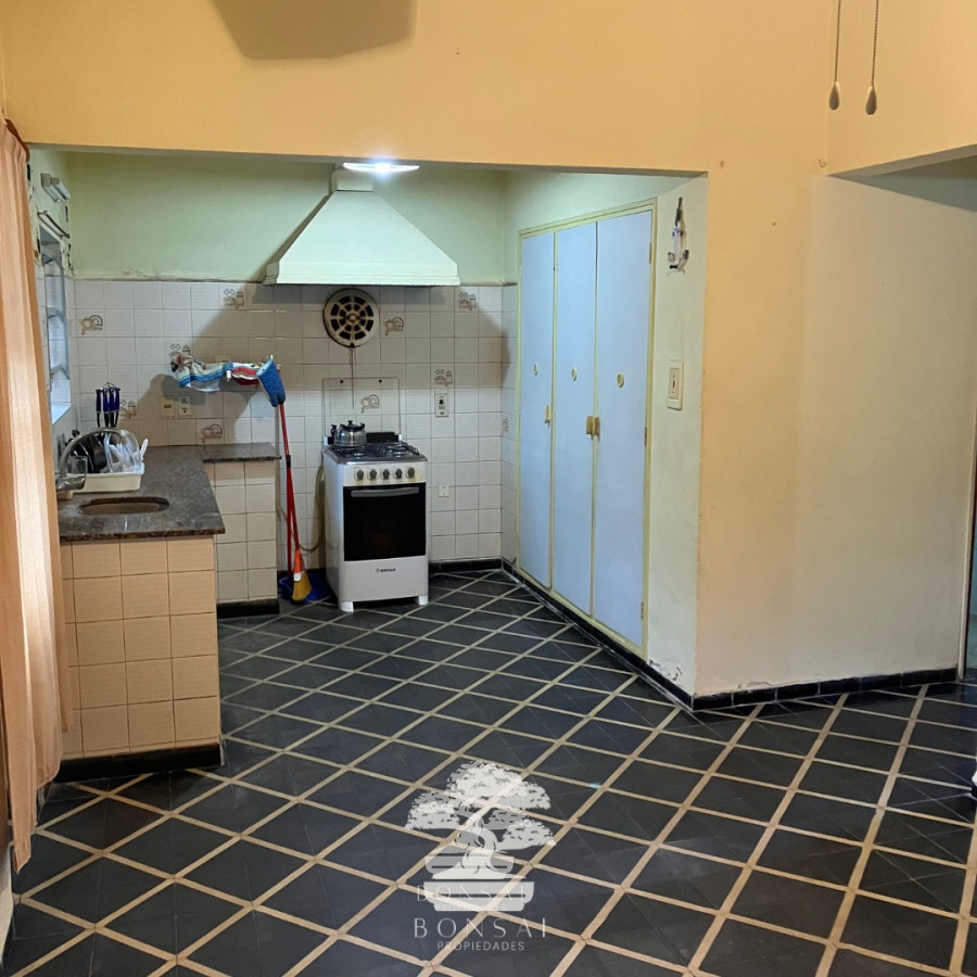 Casa ID.117 - Venta De Casa Con Galpones Y Amplio Terreno Mendoza Florida Mp