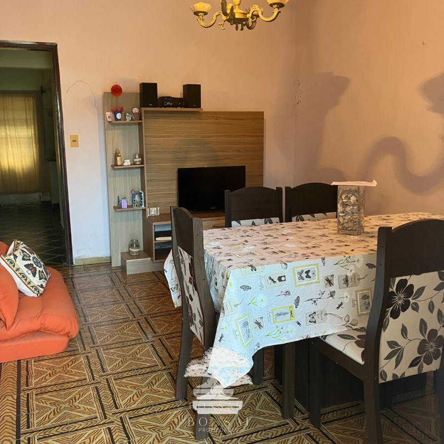 Casa ID.117 - Venta De Casa Con Galpones Y Amplio Terreno Mendoza Florida Mp