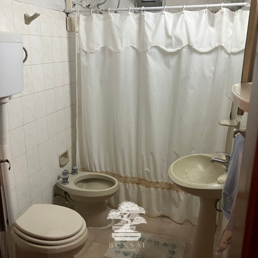 Casa ID.117 - Venta De Casa Con Galpones Y Amplio Terreno Mendoza Florida Mp