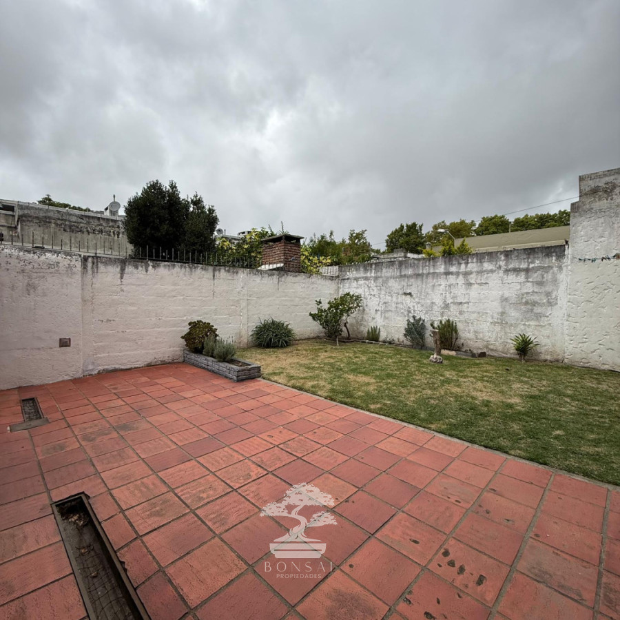 Casa ID.953 - Venta Casa 2 dormitorios Garaje Brazo Oriental Montevideo C