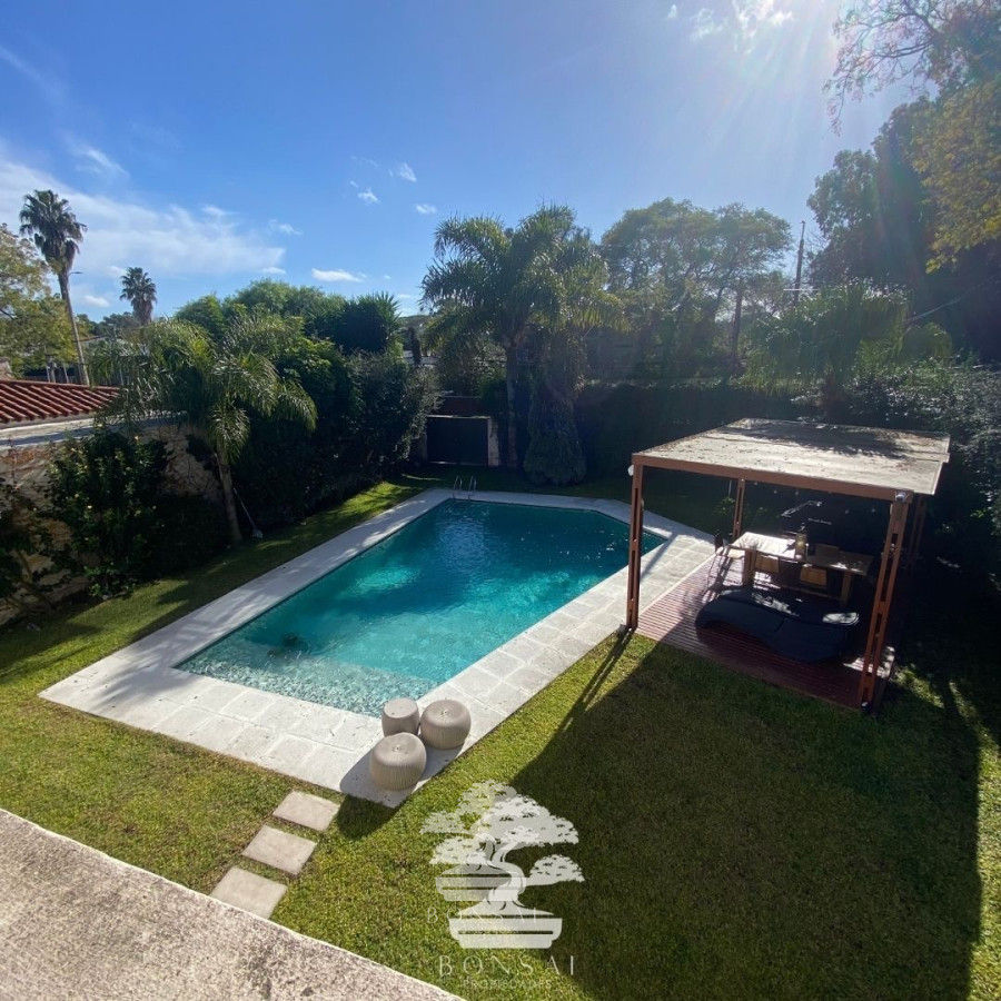 Casa ID.133 - Venta Casa Cinco Dormitorios Carrasco Sur Montevideo F