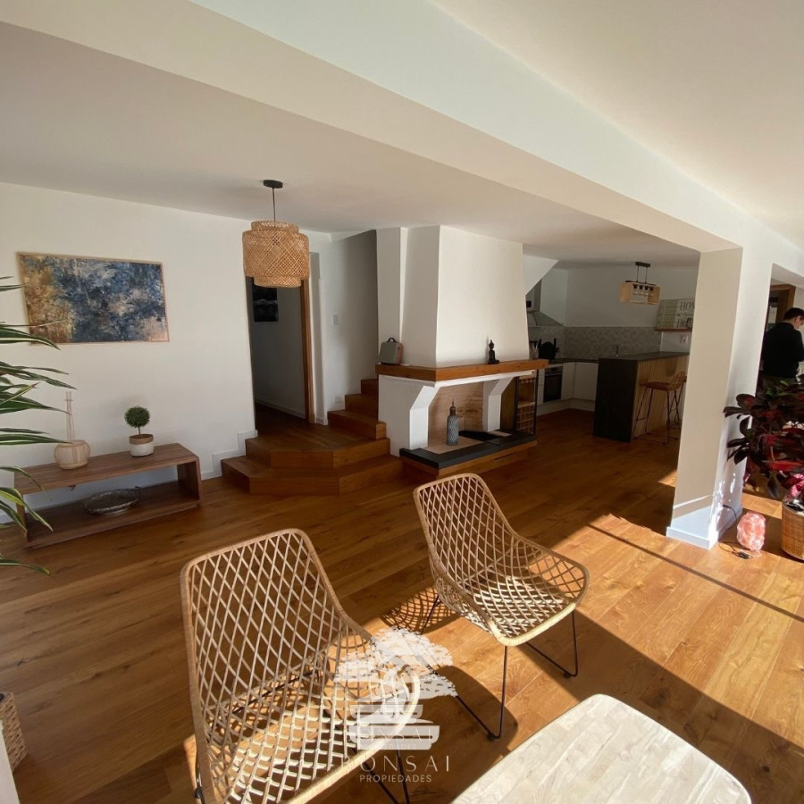 Casa ID.133 - Venta Casa Cinco Dormitorios Carrasco Sur Montevideo F