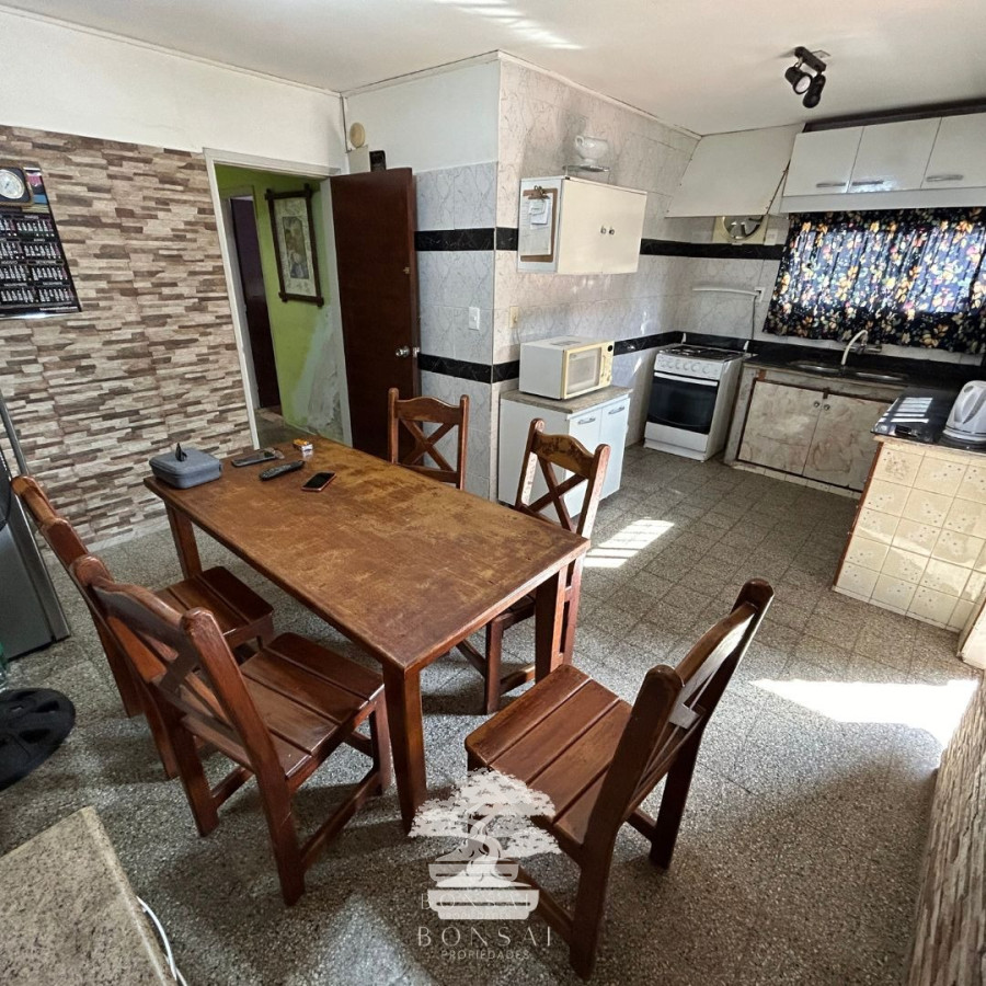 Casa ID.144 - Venta Casa 3 Dormitorios Con Gran Terreno De 600 M² Belvedere Montevideo R