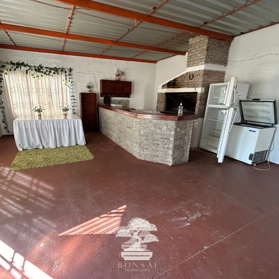 Casa ID.144 - Venta Casa 3 Dormitorios Con Gran Terreno De 600 M² Belvedere Montevideo R