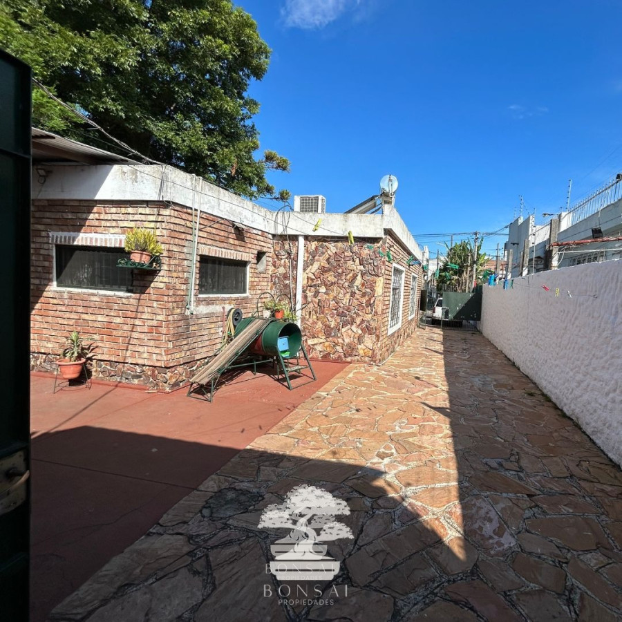 Casa ID.144 - Venta Casa 3 Dormitorios Con Gran Terreno De 600 M² Belvedere Montevideo R