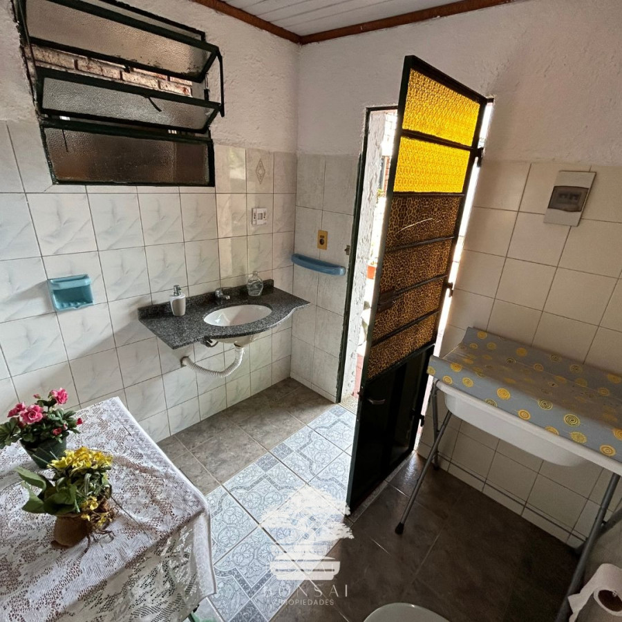 Casa ID.144 - Venta Casa 3 Dormitorios Con Gran Terreno De 600 M² Belvedere Montevideo R