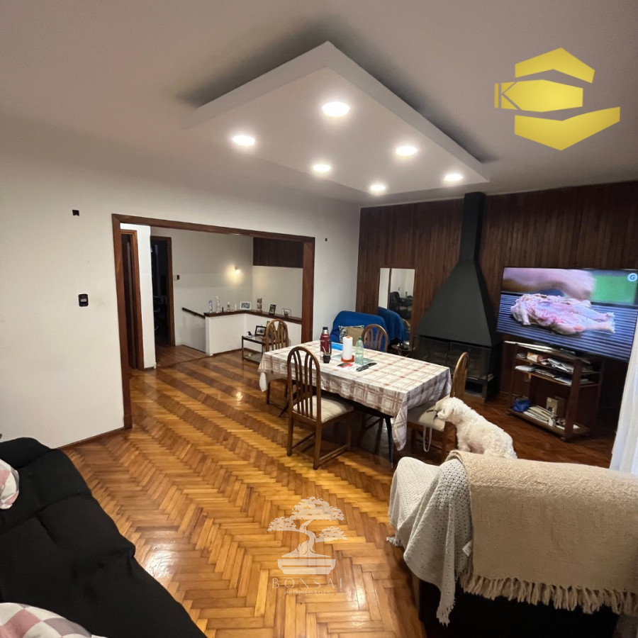 Casa ID.145 - Venta Casa De Altos 3 Dormitorios + Doble Garage La Comercial Montevideo C