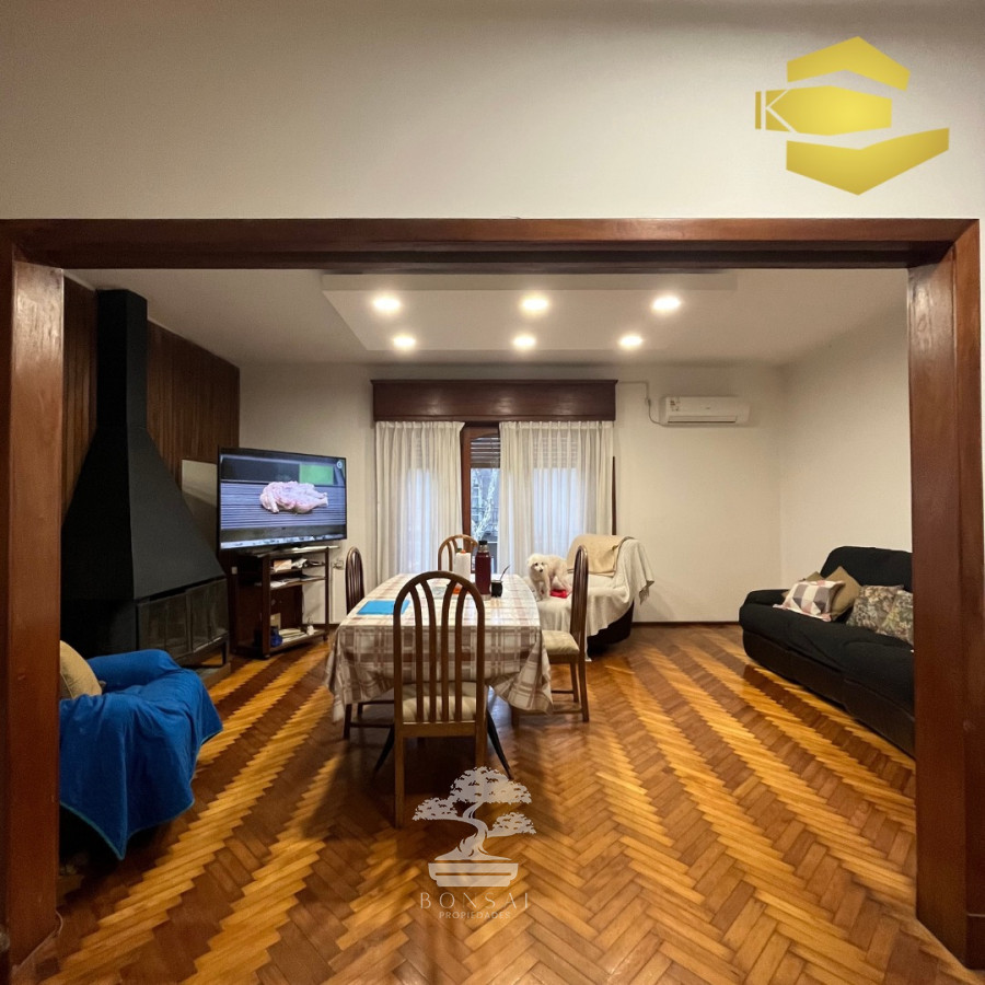 Casa ID.145 - Venta Casa De Altos 3 Dormitorios + Doble Garage La Comercial Montevideo C