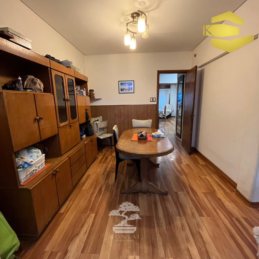 Casa ID.145 - Venta Casa De Altos 3 Dormitorios + Doble Garage La Comercial Montevideo C