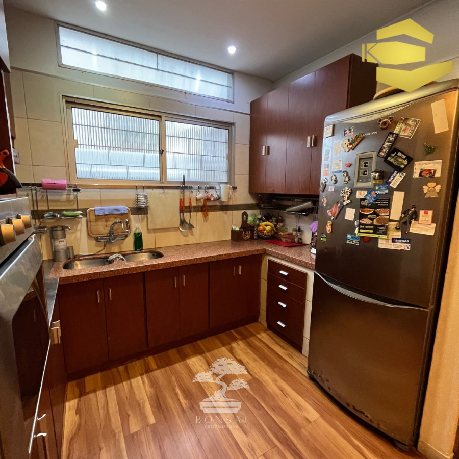 Casa ID.145 - Venta Casa De Altos 3 Dormitorios + Doble Garage La Comercial Montevideo C