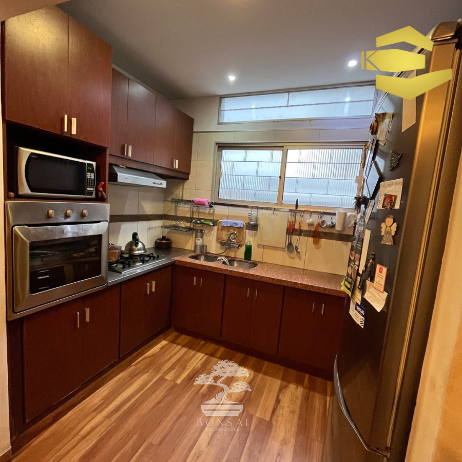 Casa ID.145 - Venta Casa De Altos 3 Dormitorios + Doble Garage La Comercial Montevideo C