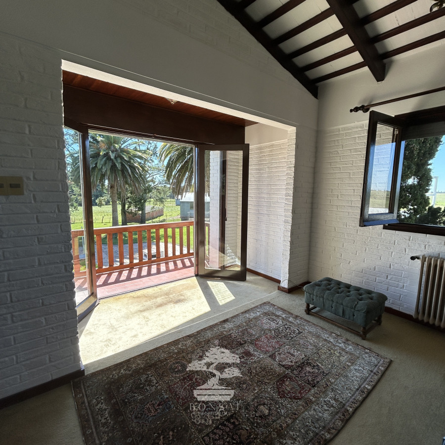 Casa ID.425 - Venta Espectacular casa estilo Colonial 5 dormitorios Nueva Helvecia Colonia LR