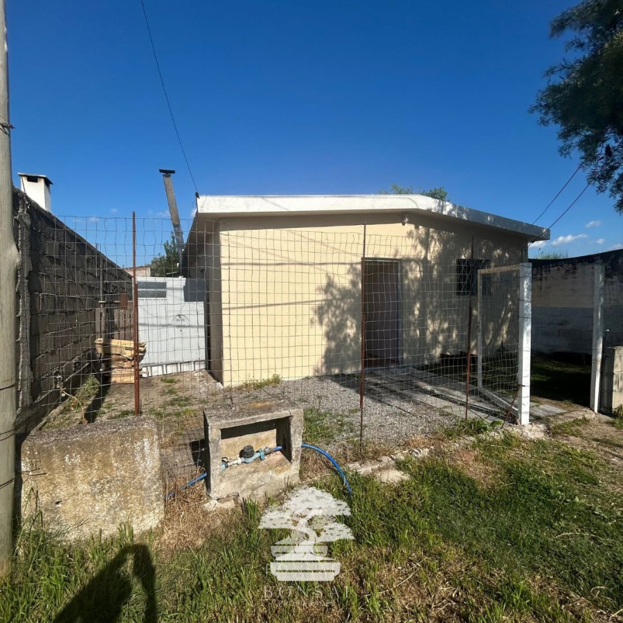 Casa ID.162 - Venta Casa 2 Dormitorios Con Amplio Terreno Florida Mp.