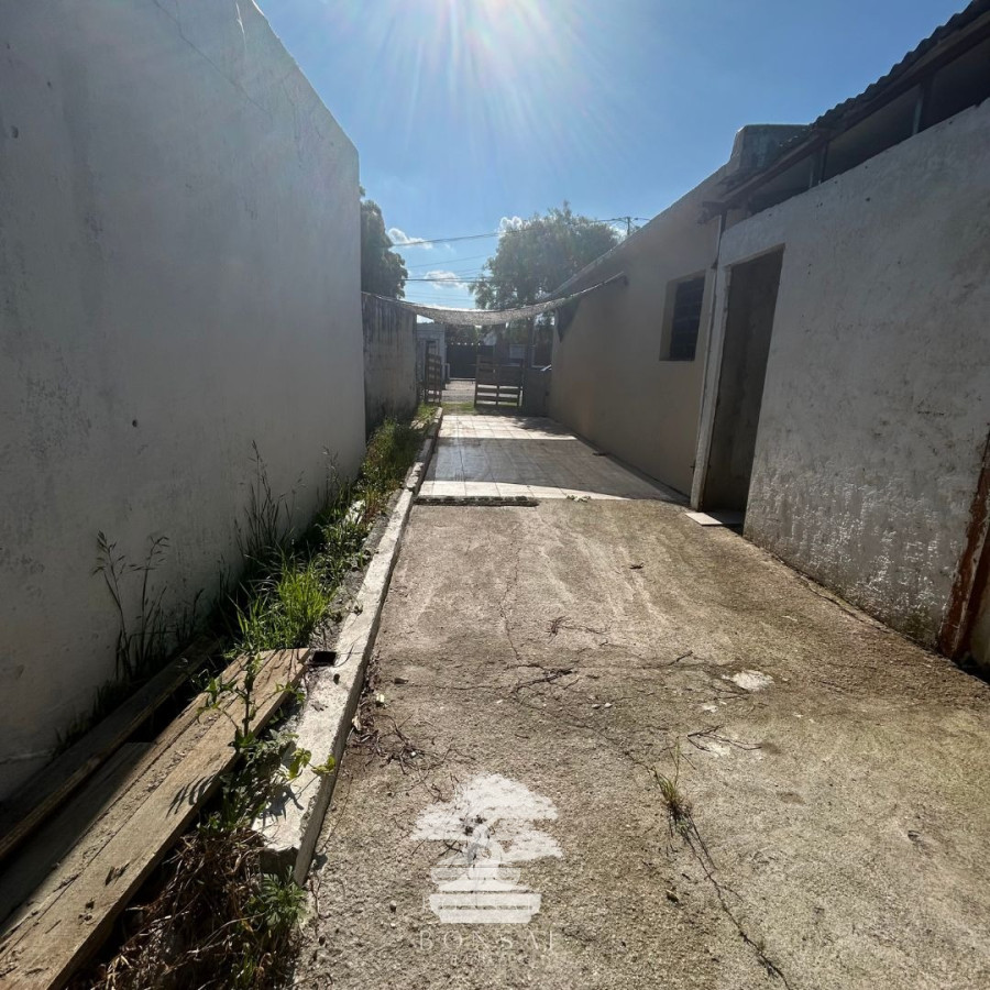 Casa ID.162 - Venta Casa 2 Dormitorios Con Amplio Terreno Florida Mp.