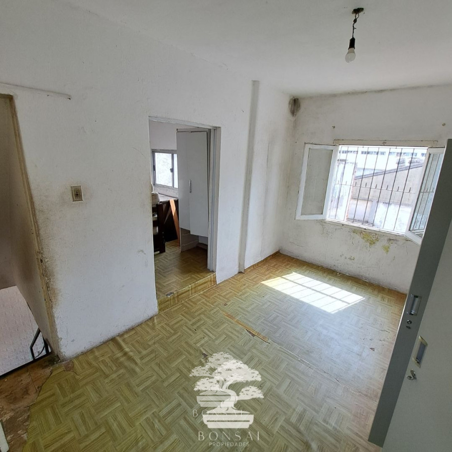 Casa ID.164 - Venta Casa 5 Dormitorios Con Patio Aguada Montevideo B