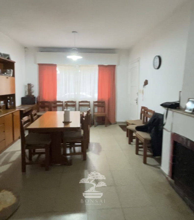 Casa ID.596 - Venta Casa PH de 4 Dormitorios con garage y parrillero Cordon Montevideo Lr