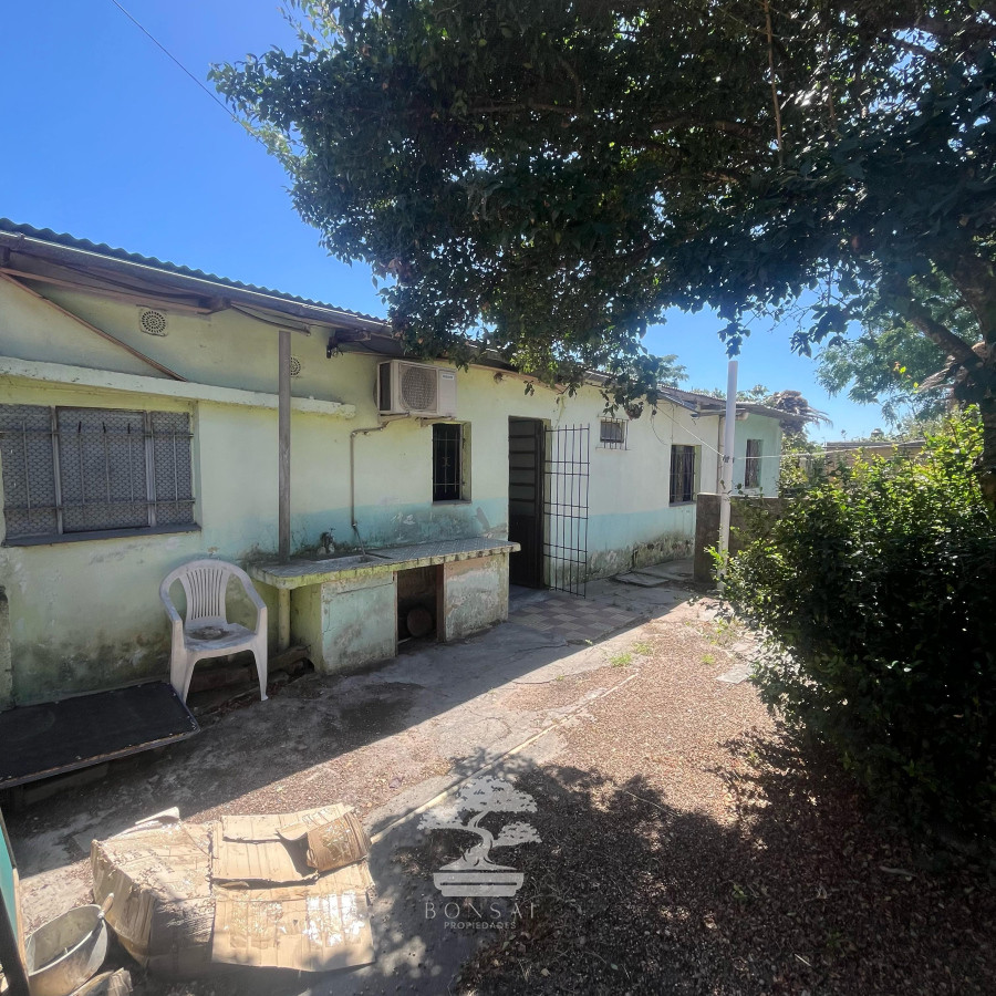 Casa ID.413 - Venta Casa a reciclar con Terreno Piedras Blancas Montevideo C