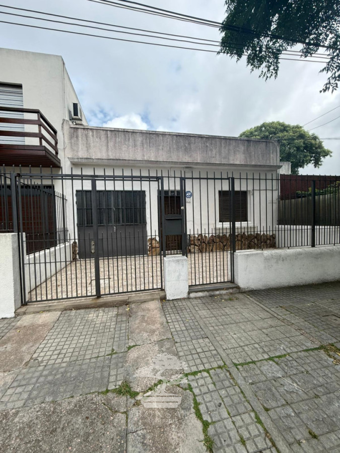 Casa ID.953 - Venta Casa 2 dormitorios Garaje Brazo Oriental Montevideo C