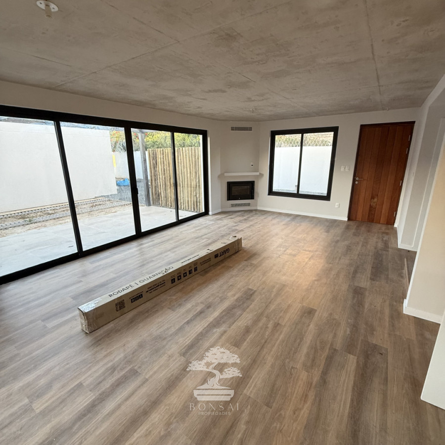 Casa ID.949 - Venta Casa 3 Dormitorios a Estrenar Barra de Carrasco F 