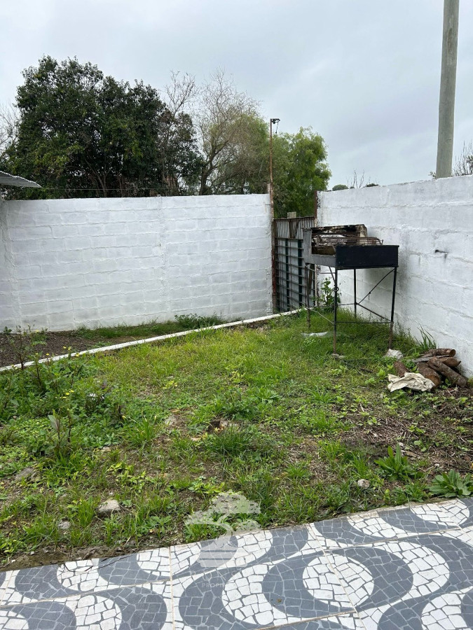 Casa ID.474 - Venta Casa 2 Dormitorios con cochera barrio IC13 Paysandu lr