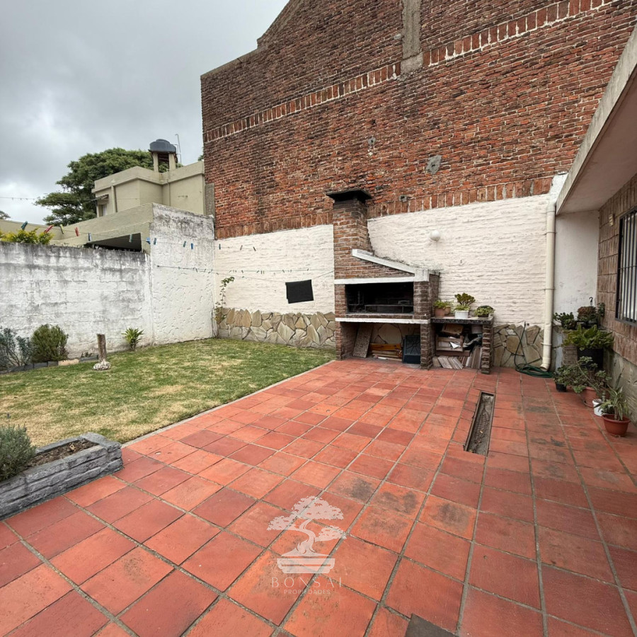 Casa ID.953 - Venta Casa 2 dormitorios Garaje Brazo Oriental Montevideo C