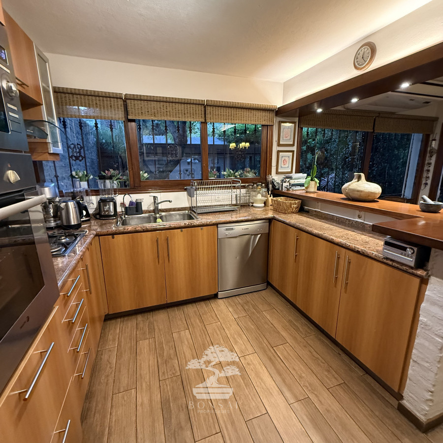 Casa ID.532 - Venta Casa 3 dormitorios + Escritorio 4 Baños Parque Batlle Montevideo B