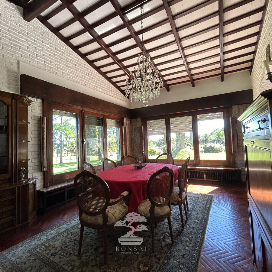 Casa ID.425 - Venta Espectacular casa estilo Colonial 5 dormitorios Nueva Helvecia Colonia LR