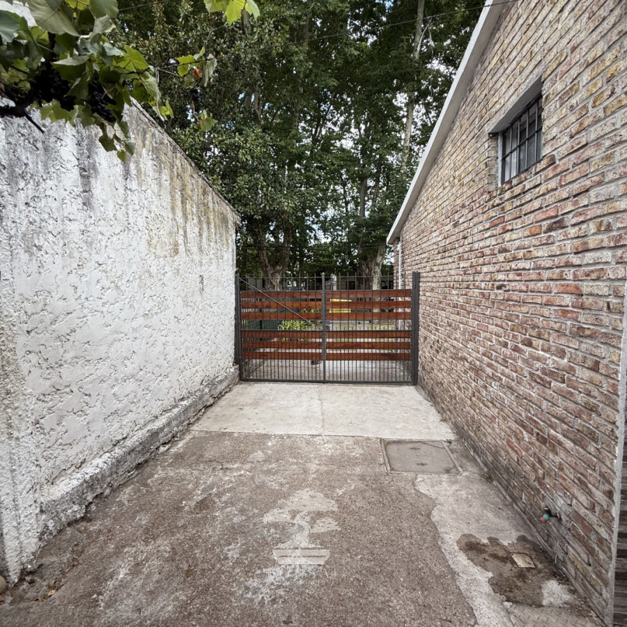 Casa ID.914 - Venta Casa 2 Domitorios Colón Montevideo F