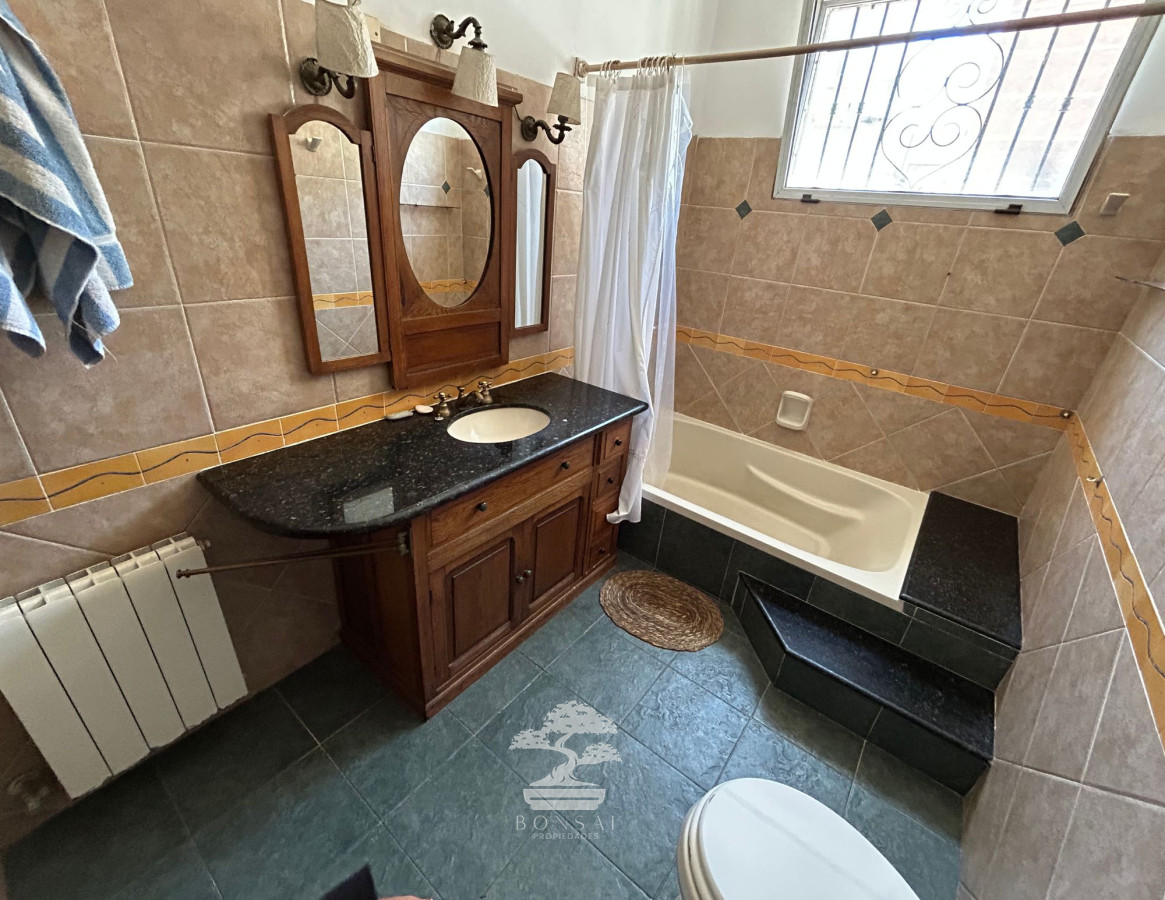 Casa ID.310 - Venta 2 Casas 8 Dormitorios 6 Baños Padrón Unico Pocitos Montevideo Renta +10% R