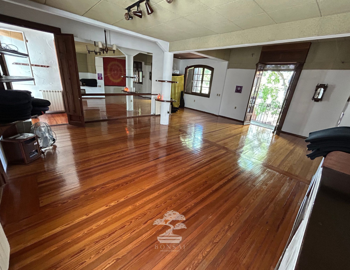 Casa ID.242 - Venta 2 casas en mismo padrón 8 Dormitorios 6 baños Pocitos Montevideo Renta +10% R
