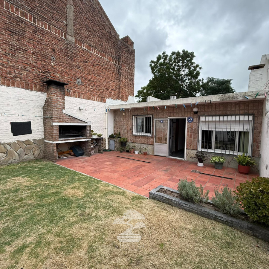 Casa ID.953 - Venta Casa 2 dormitorios Garaje Brazo Oriental Montevideo C