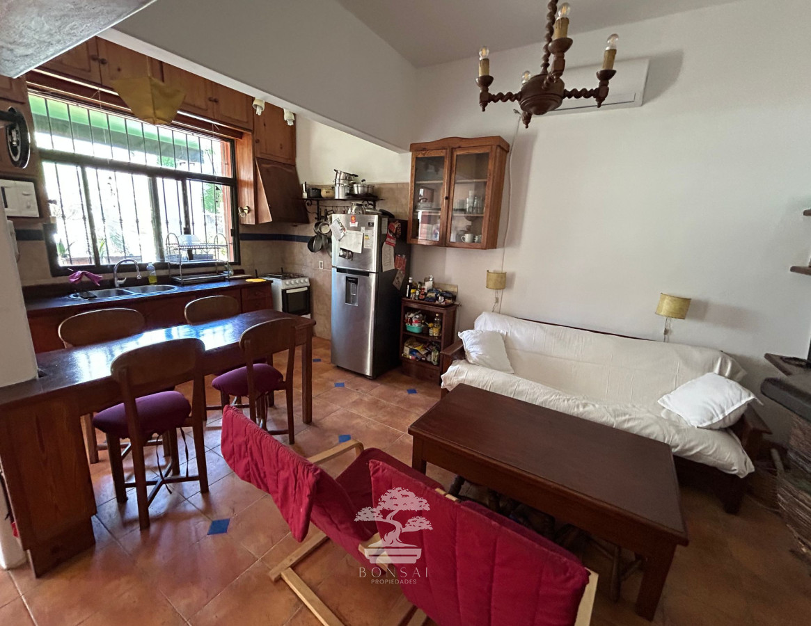 Casa ID.242 - Venta 2 casas en mismo padrón 8 Dormitorios 6 baños Pocitos Montevideo Renta +10% R
