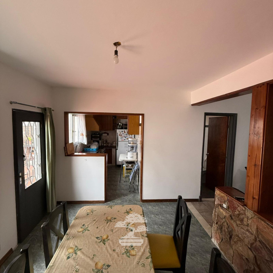 Casa ID.953 - Venta Casa 2 dormitorios Garaje Brazo Oriental Montevideo C