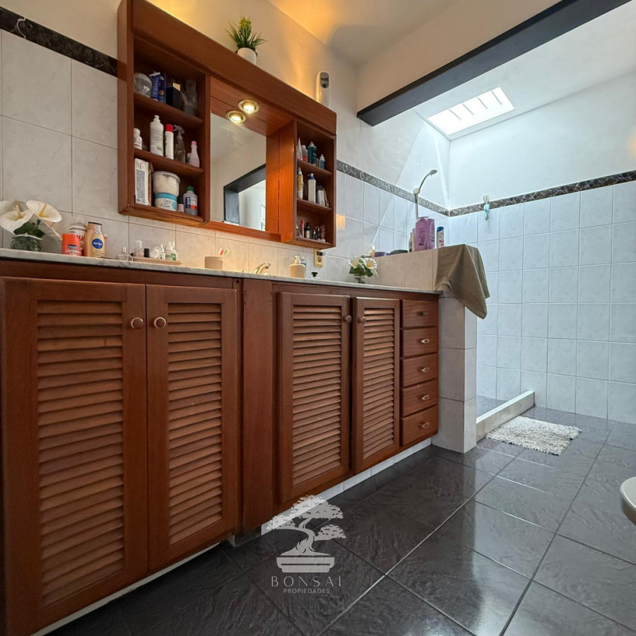 Casa ID.953 - Venta Casa 2 dormitorios Garaje Brazo Oriental Montevideo C