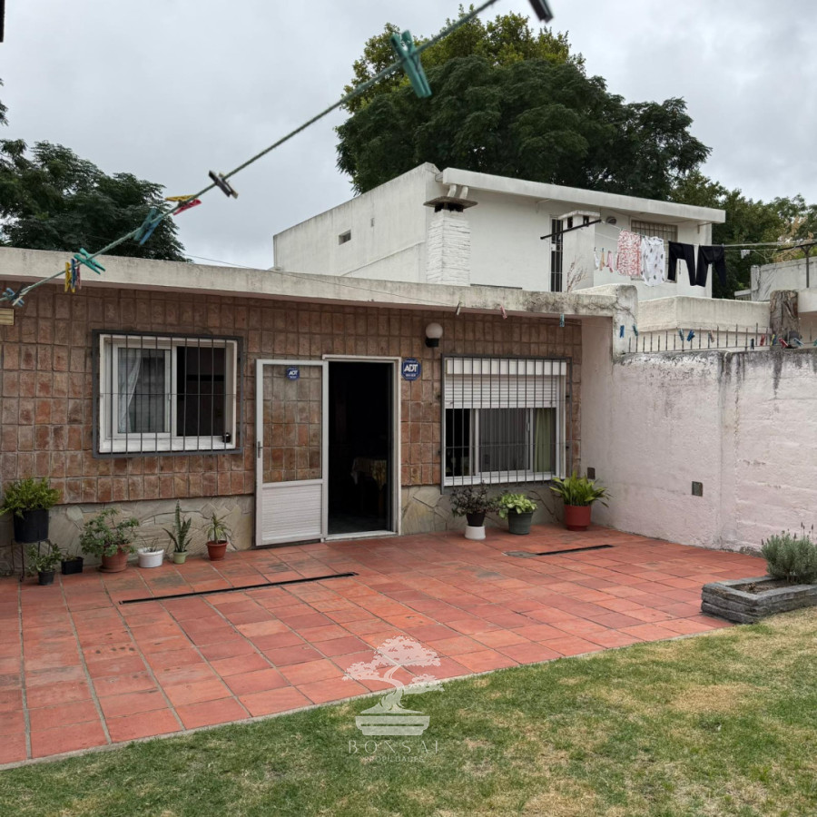 Casa ID.953 - Venta Casa 2 dormitorios Garaje Brazo Oriental Montevideo C