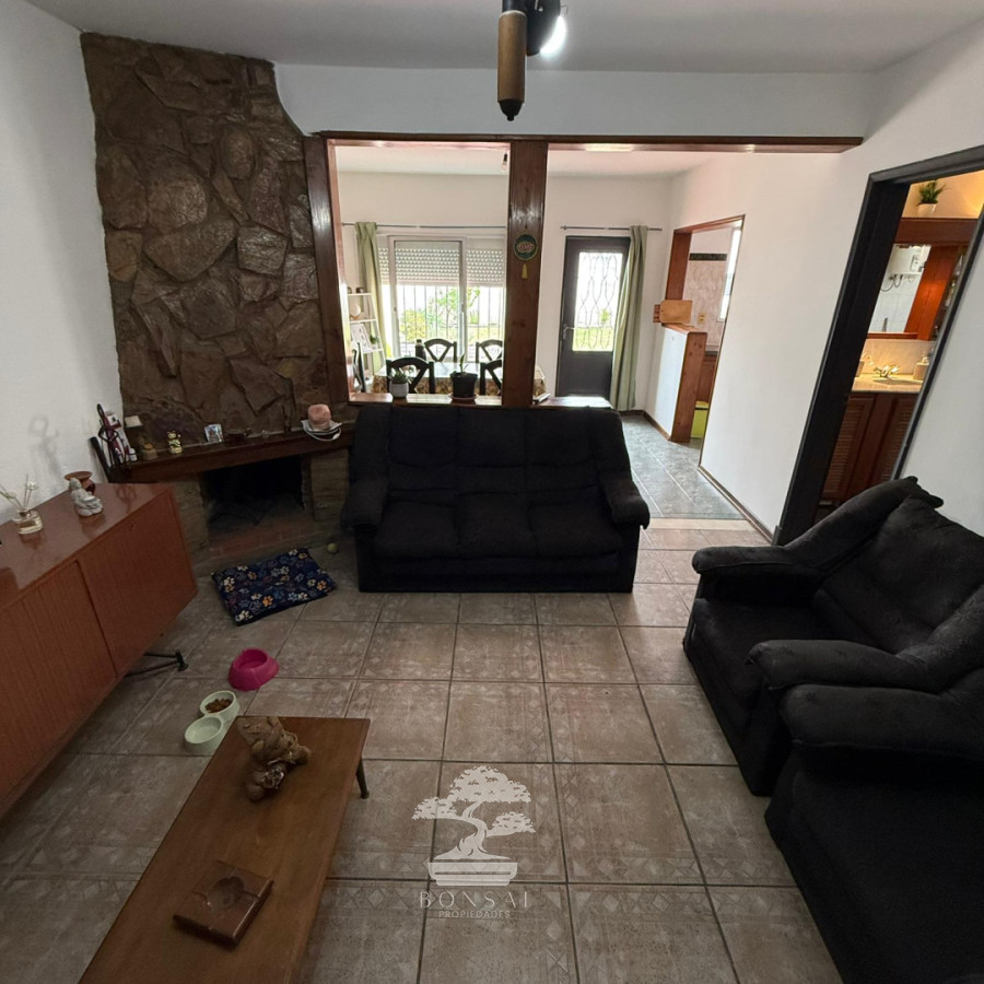 Casa ID.953 - Venta Casa 2 dormitorios Garaje Brazo Oriental Montevideo C